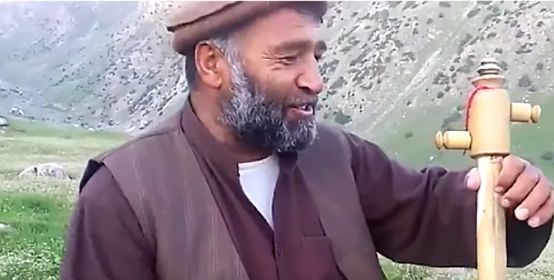 Fawad Andarabi, musisi folk Afghanistan yang ditembak mati oleh Taliban.